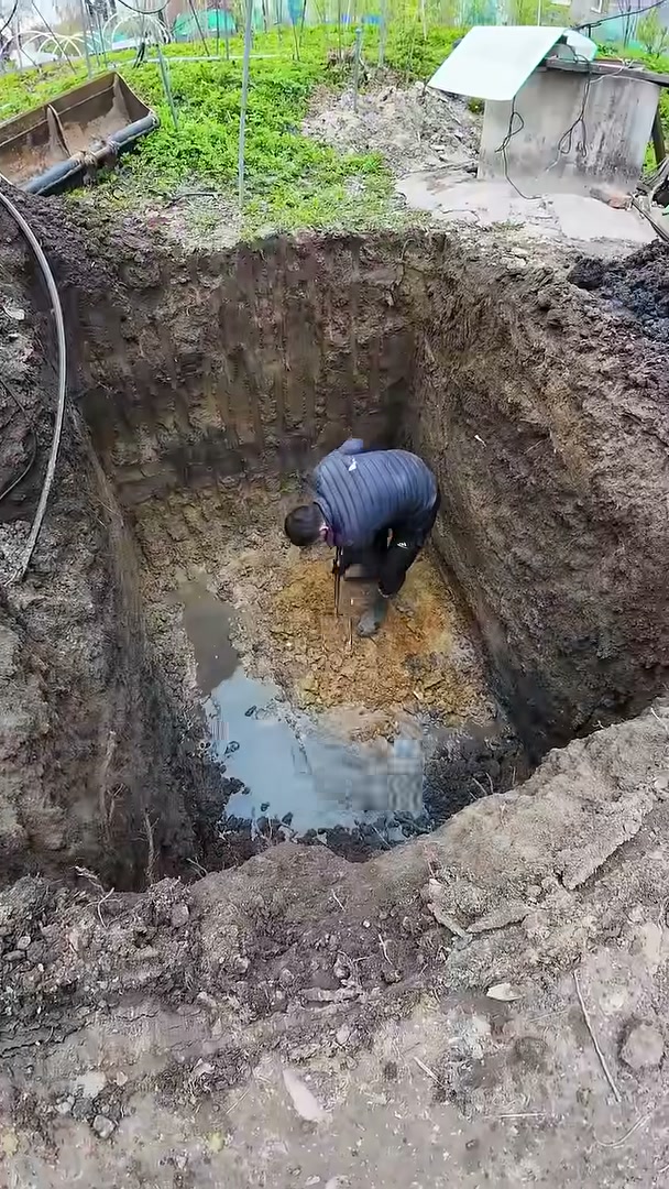 Ручное выравнивание основания лопатой